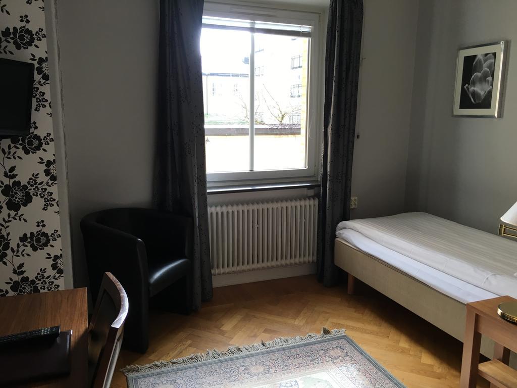 First Hotel City Eskilstuna Esterno foto