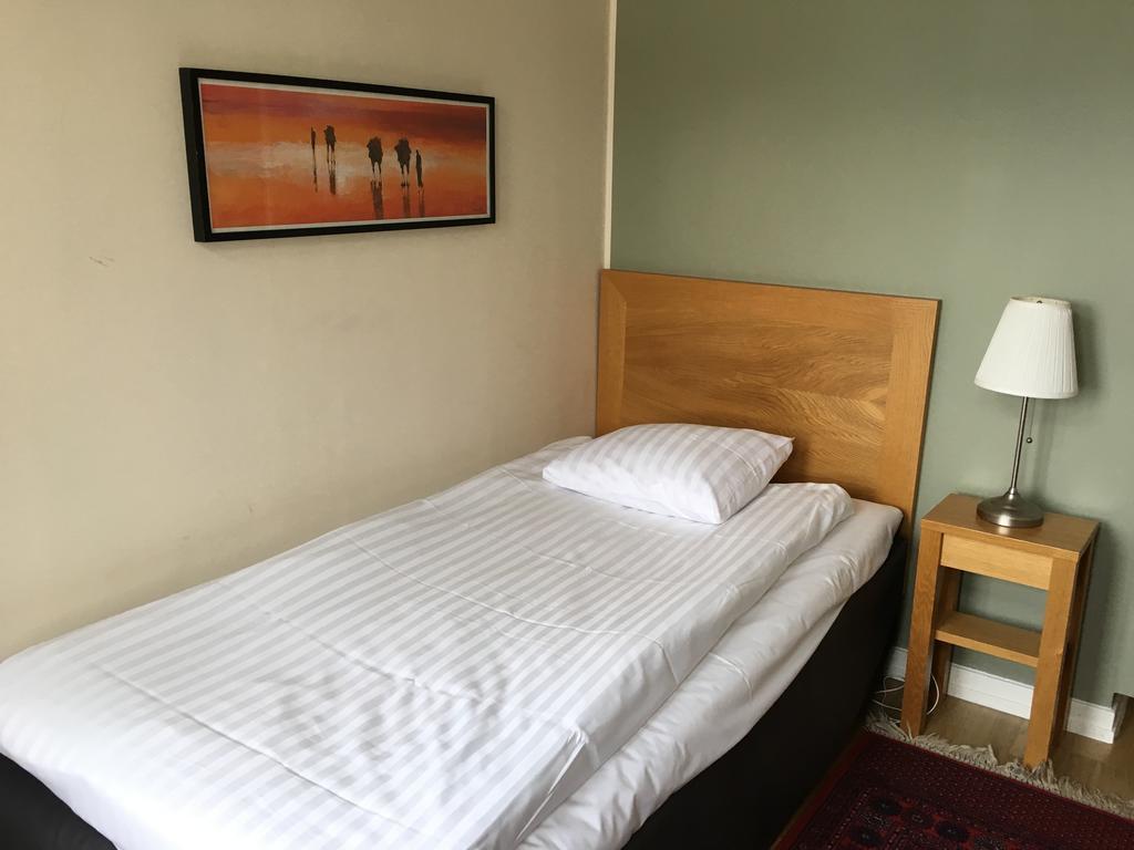 First Hotel City Eskilstuna Esterno foto