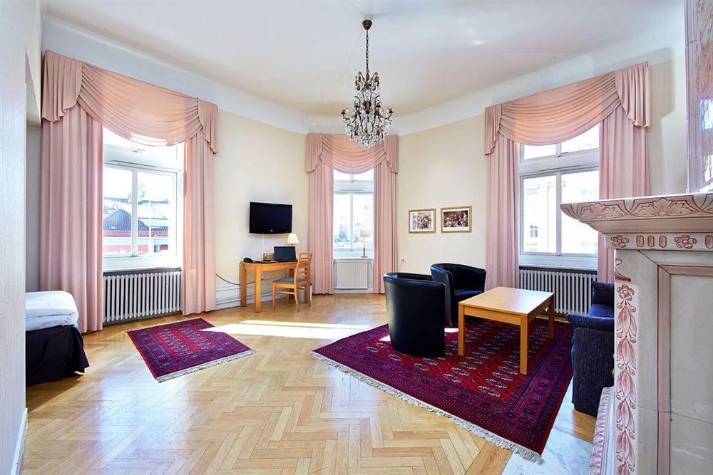 First Hotel City Eskilstuna Esterno foto