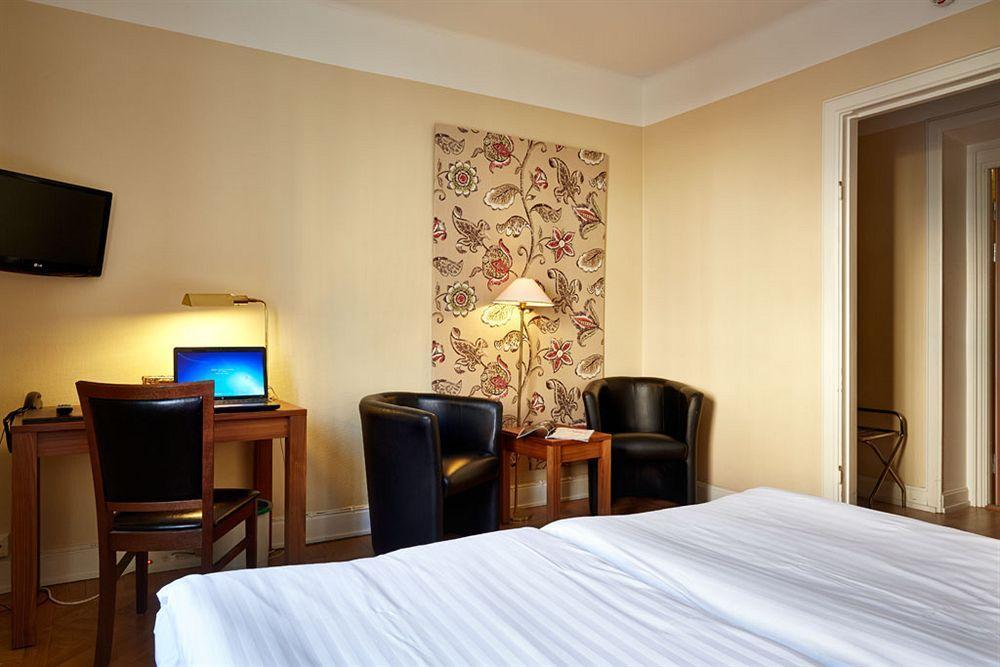 First Hotel City Eskilstuna Esterno foto