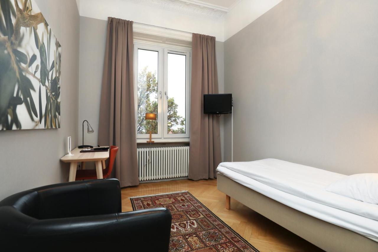 First Hotel City Eskilstuna Esterno foto